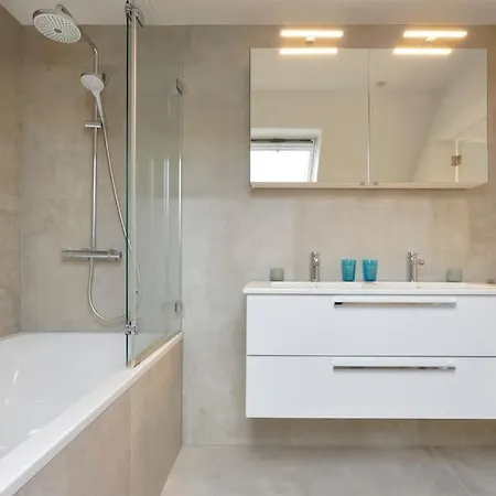 The Coastal Duplex And Free Parking Daire